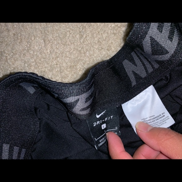 Nike dri fit shorts size L - Picture 3 of 3